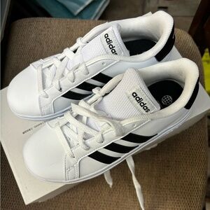 Adidas grand court 2.0 k brand new